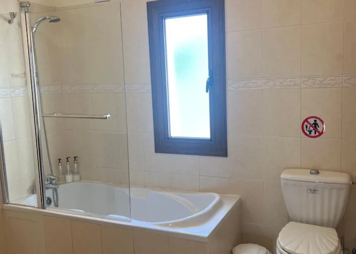 Tranquil Paradise Проживание в семье Aradhippou